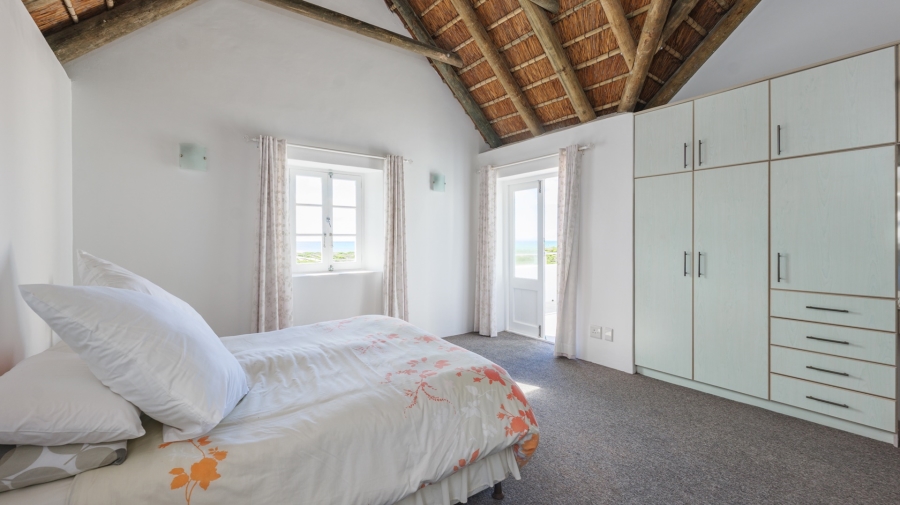 5 Bedroom Property for Sale in Struisbaai Western Cape